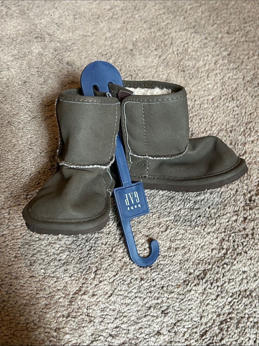 GAP Brown Faux Suede and Sherpa Kids Booties 6-12 months